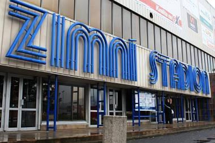 Zimní stadion bude mít novou střešní krytinu ještě letos