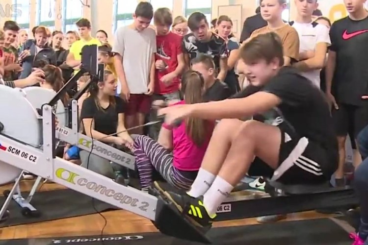 Podřipští žáci veslují společně s celým Českem