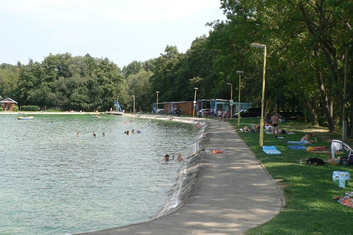 Kemp a koupaliště Vémyslice