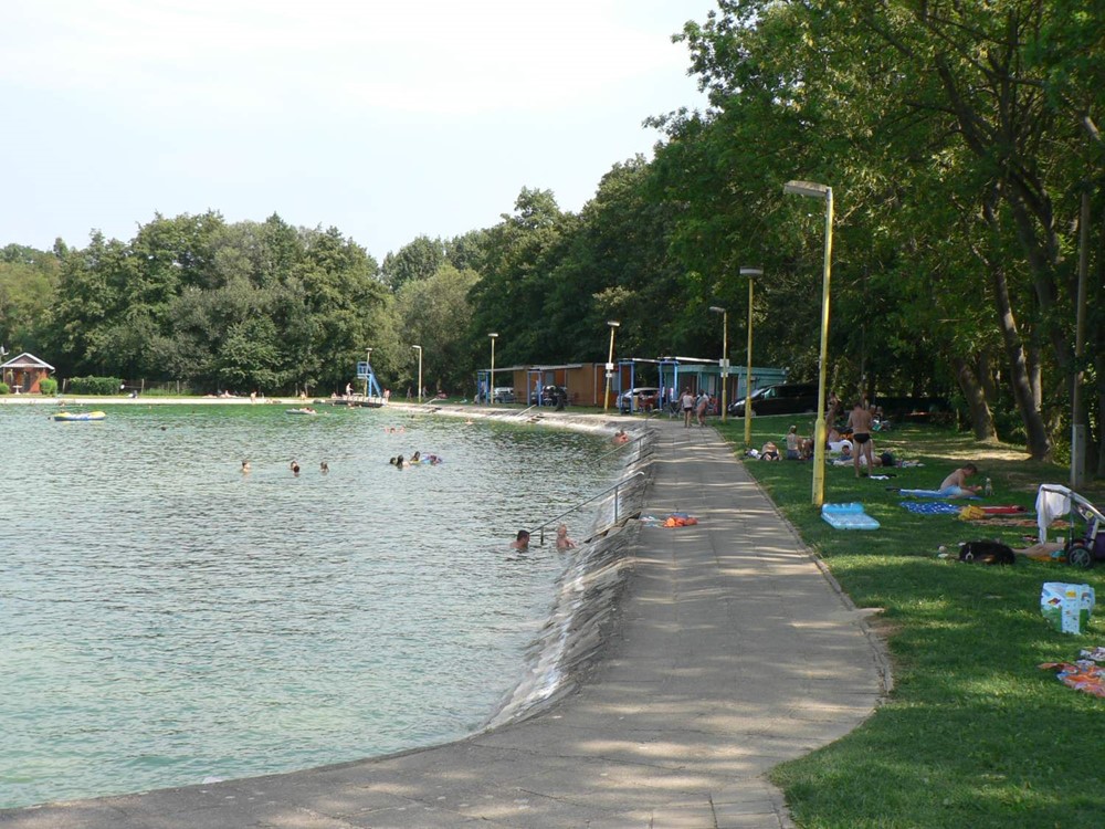 Kemp a koupaliště Vémyslice