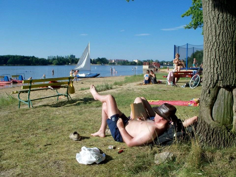 Pláž Ostende u rybníka Svět