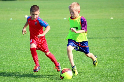 Sto milionů pro sport. Kraj podpoří obnovu sportovišť i mladé sportovce