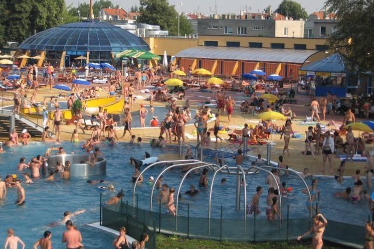 Prostějov zavedl nákup vstupenek do aquaparku on-line