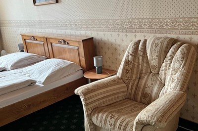Dvoulůžkový pokoj s oddělenými postelemi s výhledem na město