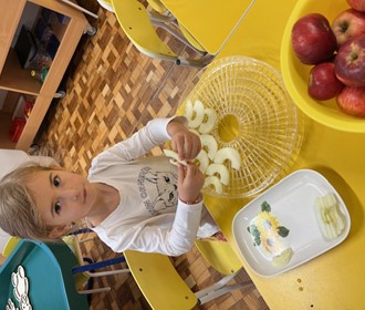 MÁME RÁDI JABLÍČKA
